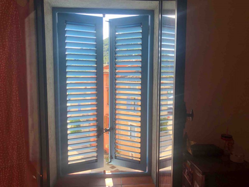 Entrée de lumière avec volets battants